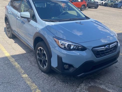 Used 2021 Subaru Crosstrek 2.0i Premium w/ Moonroof Package image 2