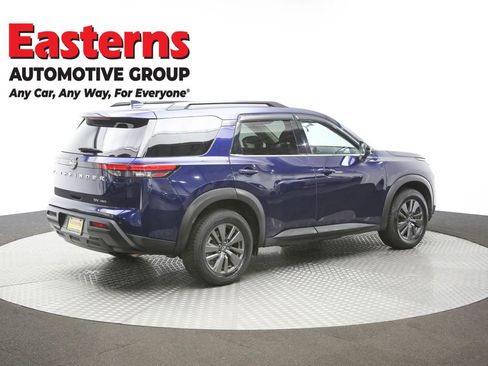 Used 2022 Nissan Pathfinder SV image 39