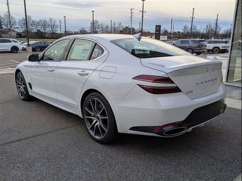 Used 2025 Genesis G70 2.5T RWD image 3