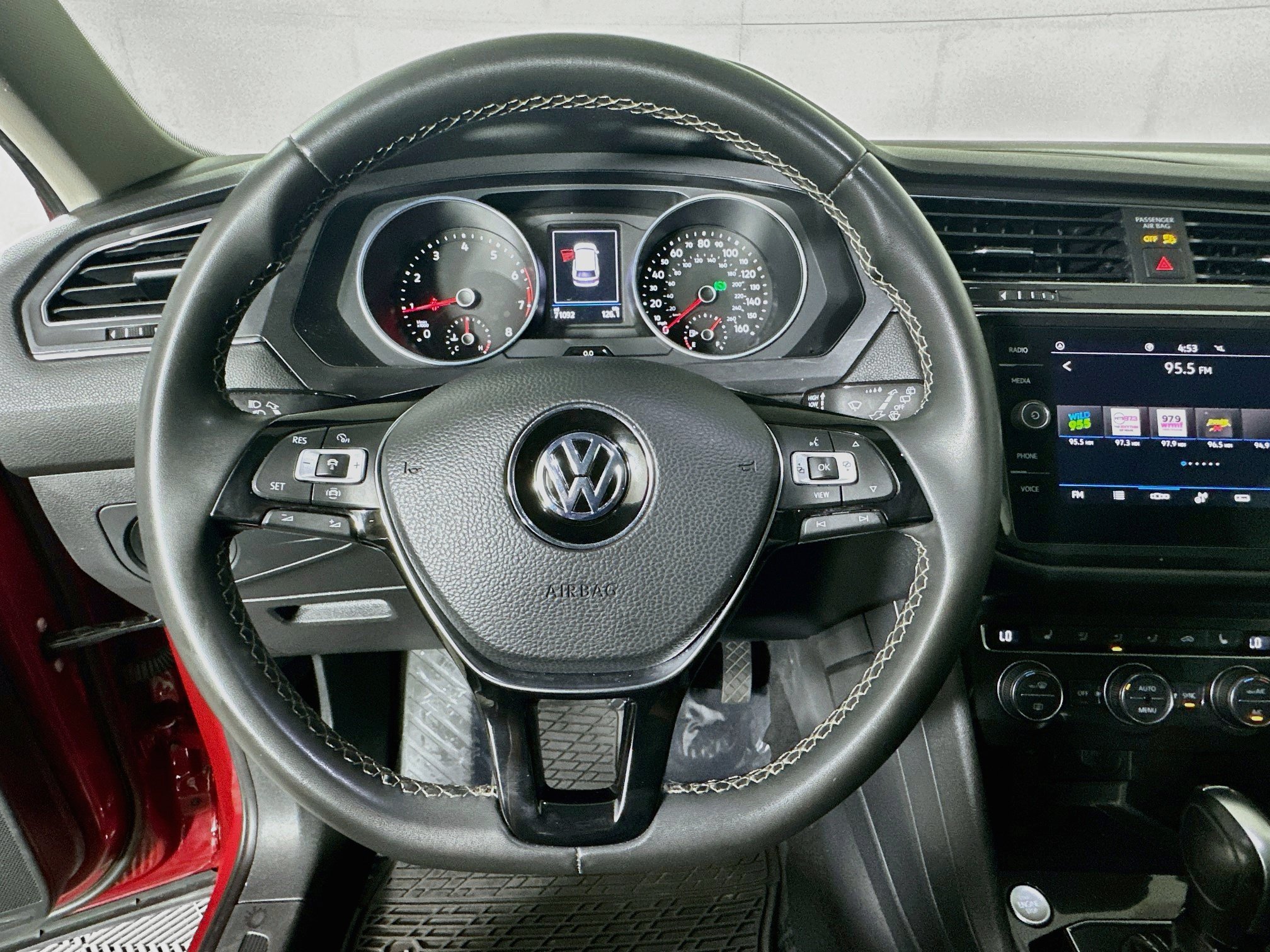Used 2021 Volkswagen Tiguan SE w/ Panoramic Sunroof Package FWD image 15