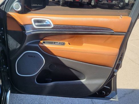 Used 2018 Jeep Grand Cherokee Summit image 18