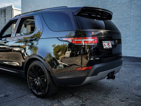 Used 2019 Land Rover Discovery HSE image 12