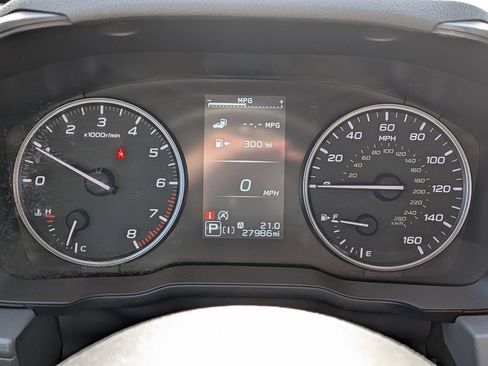 Used 2024 Subaru Crosstrek 2.0i Premium AWD/4WD image 11