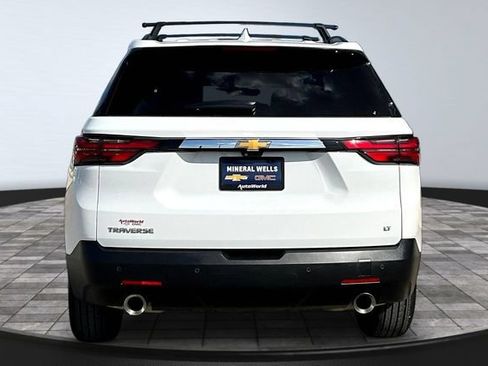 Used 2023 Chevrolet Traverse LT FWD image 6