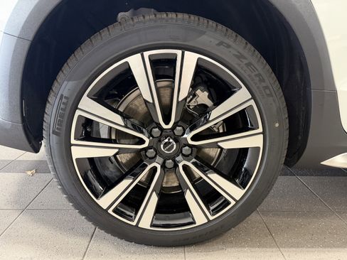 New 2026 Volvo V60 B5 Cross Country Ultra w/ Climate Package image 10