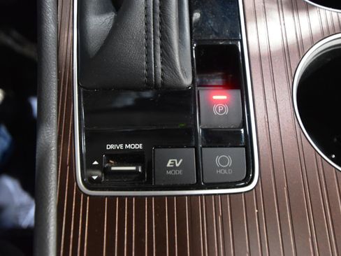 Used 2022 Toyota Sienna XLE image 32