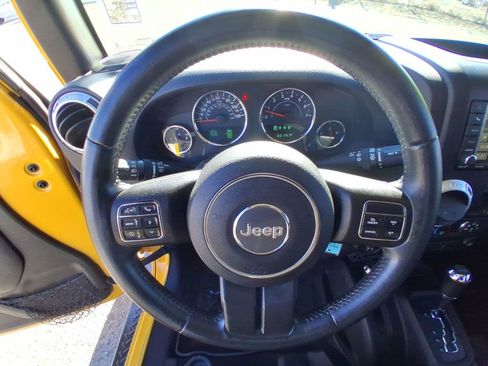 Used 2015 Jeep Wrangler Unlimited Sahara w/ Connectivity Group image 15