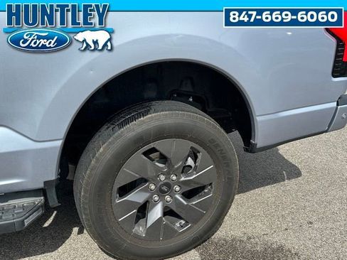Used 2022 Ford F150 Lightning Lariat image 8