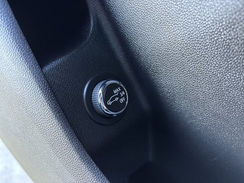 Used 2025 Cadillac XT4 Premium Luxury image 23