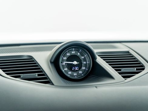 Used 2025 Porsche Panamera 4 image 38