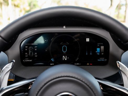 Used 2024 McLaren Artura TechLux image 65