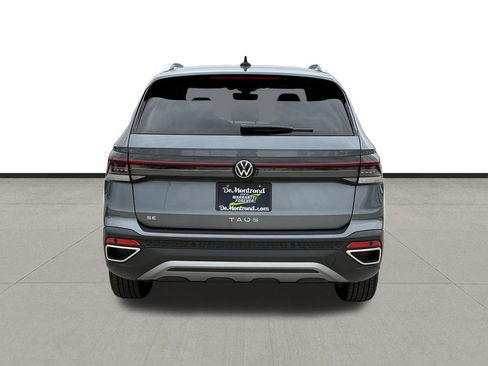 New 2026 Volkswagen Taos SE FWD image 6