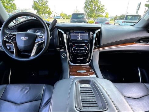 Used 2020 Cadillac Escalade ESV Premium Luxury AWD/4WD image 21