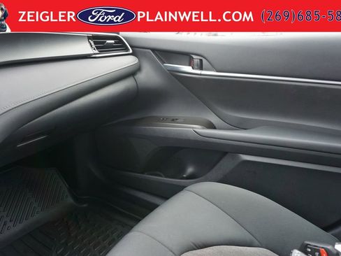Used 2024 Toyota Camry LE FWD image 30