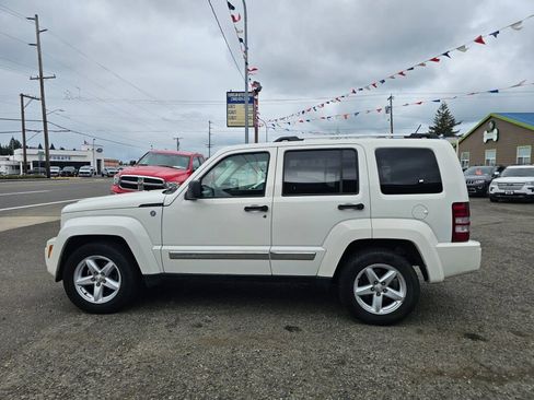 Used 2010 Jeep Liberty Limited w/ Trailer Tow Class III Group AWD/4WD image 4