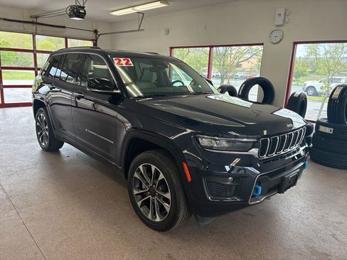 Certified 2022 Jeep Grand Cherokee Overland w/ Luxury Tech Group IV AWD/4WD image 1