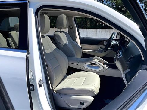 Used 2023 Mercedes-Benz GLS 450 4MATIC w/ AMG Line Exterior image 9