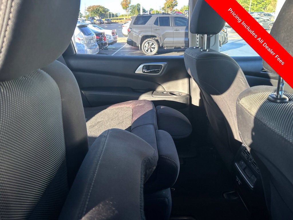 Used 2019 Nissan Pathfinder S FWD image 4