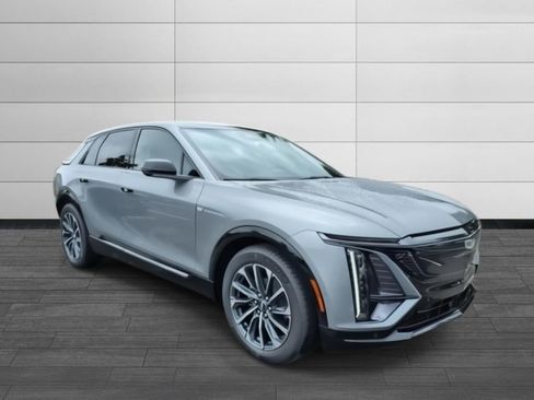 New 2025 Cadillac Lyriq Sport image 7
