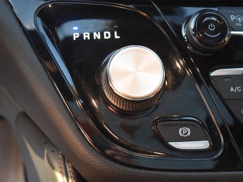 Used 2021 Chrysler Pacifica Pinnacle image 40