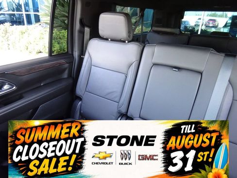 Certified 2024 Chevrolet Suburban Z71 w/ Luxury Package AWD/4WD image 13