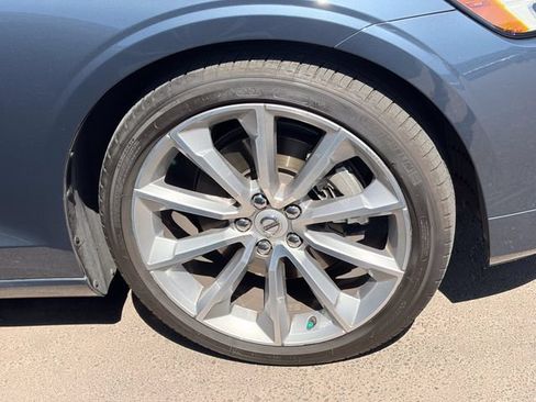 Used 2019 Volvo S60 T5 Momentum w/ Premium Package FWD image 4