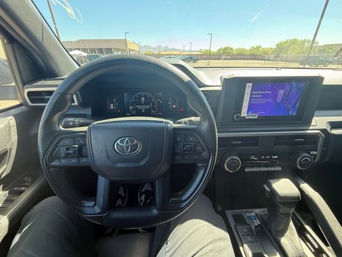 Used 2025 Toyota Tacoma SR image 19