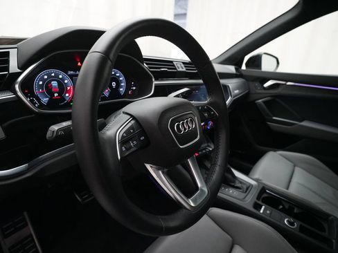 Used 2019 Audi Q3 2.0T Prestige w/ Prestige Package AWD/4WD image 7