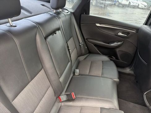 Used 2019 Chevrolet Impala LT FWD image 24