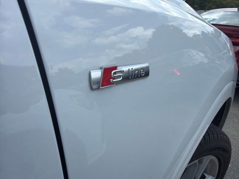 Used 2022 Audi Q3 2.0T Premium w/ Convenience Package AWD/4WD image 11