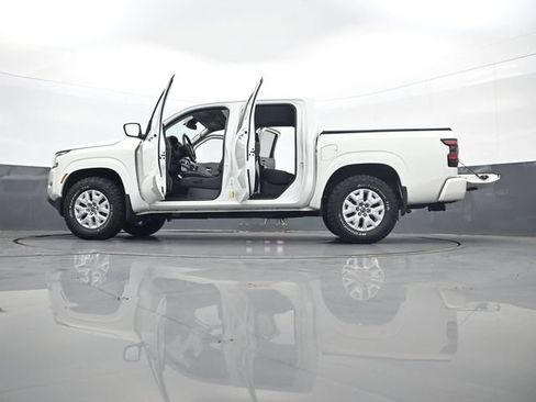 Used 2022 Nissan Frontier SV w/ SV Premium Package AWD/4WD image 34