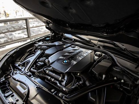 Used 2025 BMW 760i xDrive w/ Executive Package image 36