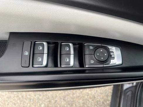Certified 2022 Kia Carnival LX FWD image 43