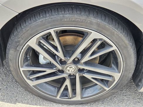 Used 2025 Toyota Camry XSE FWD image 17