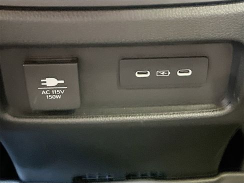Used 2025 Honda Pilot Elite image 27