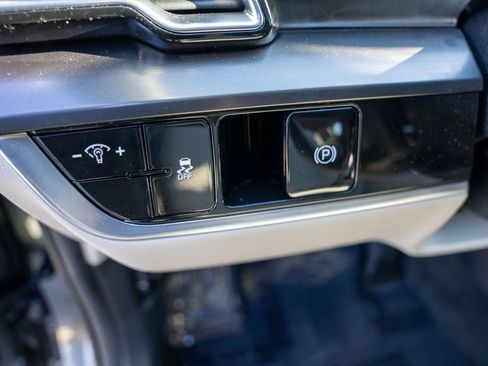 Used 2024 Kia Sportage EX image 20