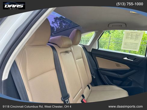 Used 2020 Volkswagen Jetta SE w/ SE Cold Weather Package FWD image 24