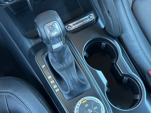 New 2025 Ford Bronco Badlands image 19