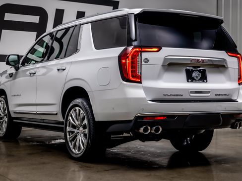 Used 2024 GMC Yukon Denali w/ Advanced Technology Package AWD/4WD image 31