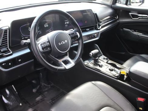 Used 2024 Kia Sportage EX AWD/4WD image 3