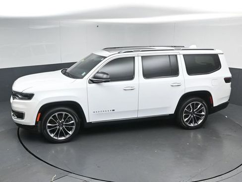 Used 2023 Jeep Wagoneer Series III w/ Premium Group I AWD/4WD image 45