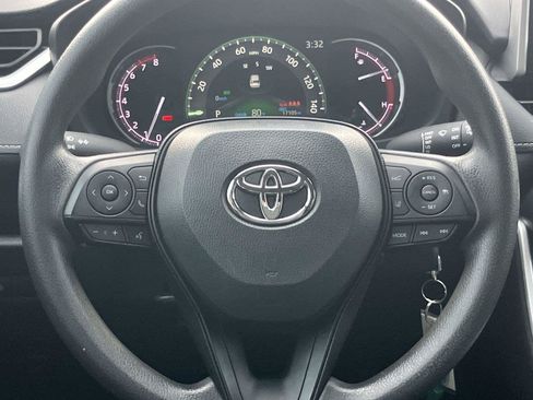 Used 2024 Toyota RAV4 LE FWD image 17
