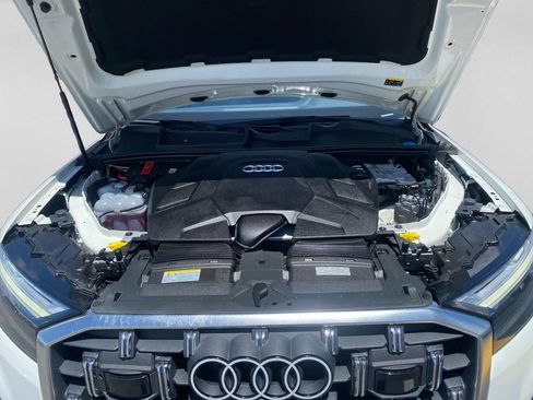 Used 2025 Audi Q7 3.0T Premium Plus AWD/4WD image 13