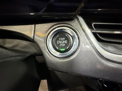 Used 2024 Chevrolet Trax ACTIV w/ Sunroof Package image 30