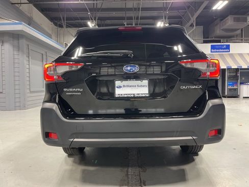 Certified 2024 Subaru Outback Premium AWD/4WD image 6