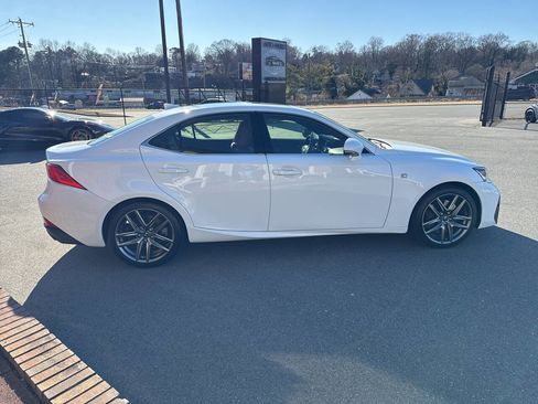 Used 2017 Lexus IS 300 AWD image 9