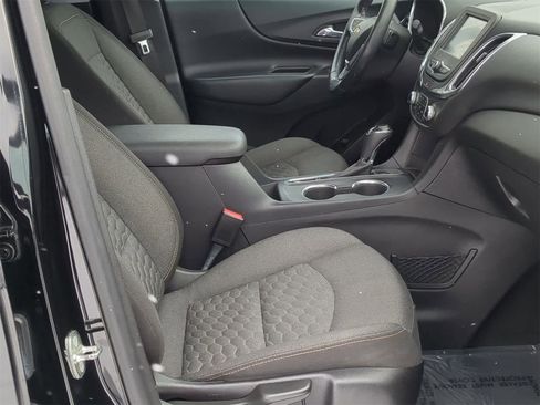 Used 2018 Chevrolet Equinox LT image 21