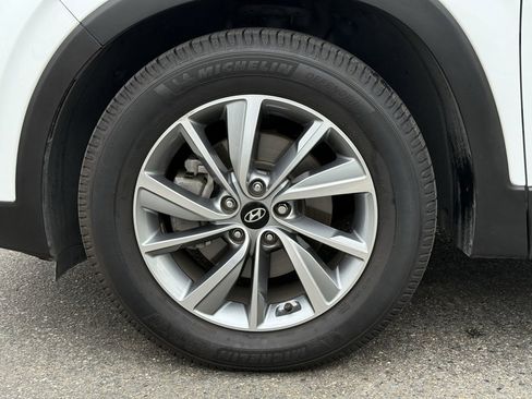 Used 2019 Hyundai Santa Fe SEL image 16