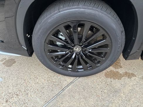 New 2026 Toyota Highlander XSE image 32