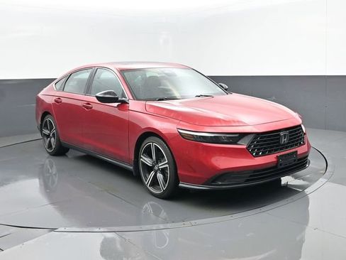 Used 2024 Honda Accord Sport image 3